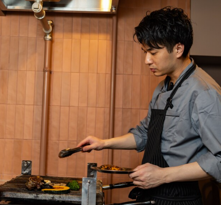 炭火調理の技術を新店でじっくり学べます