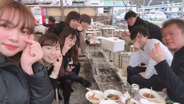 皆で飲み会！ノリの良い賑やかなお店です♪