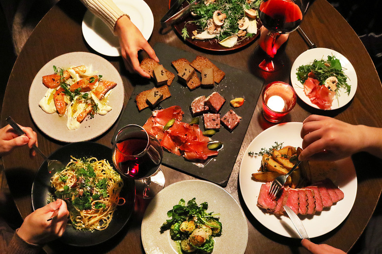 旬の食材を生かしたビストロ料理