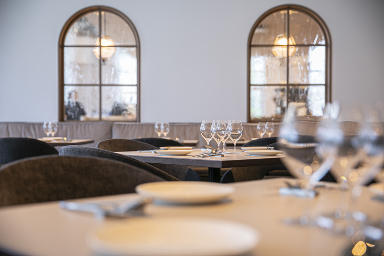 リラックスして料理を楽しめる空間