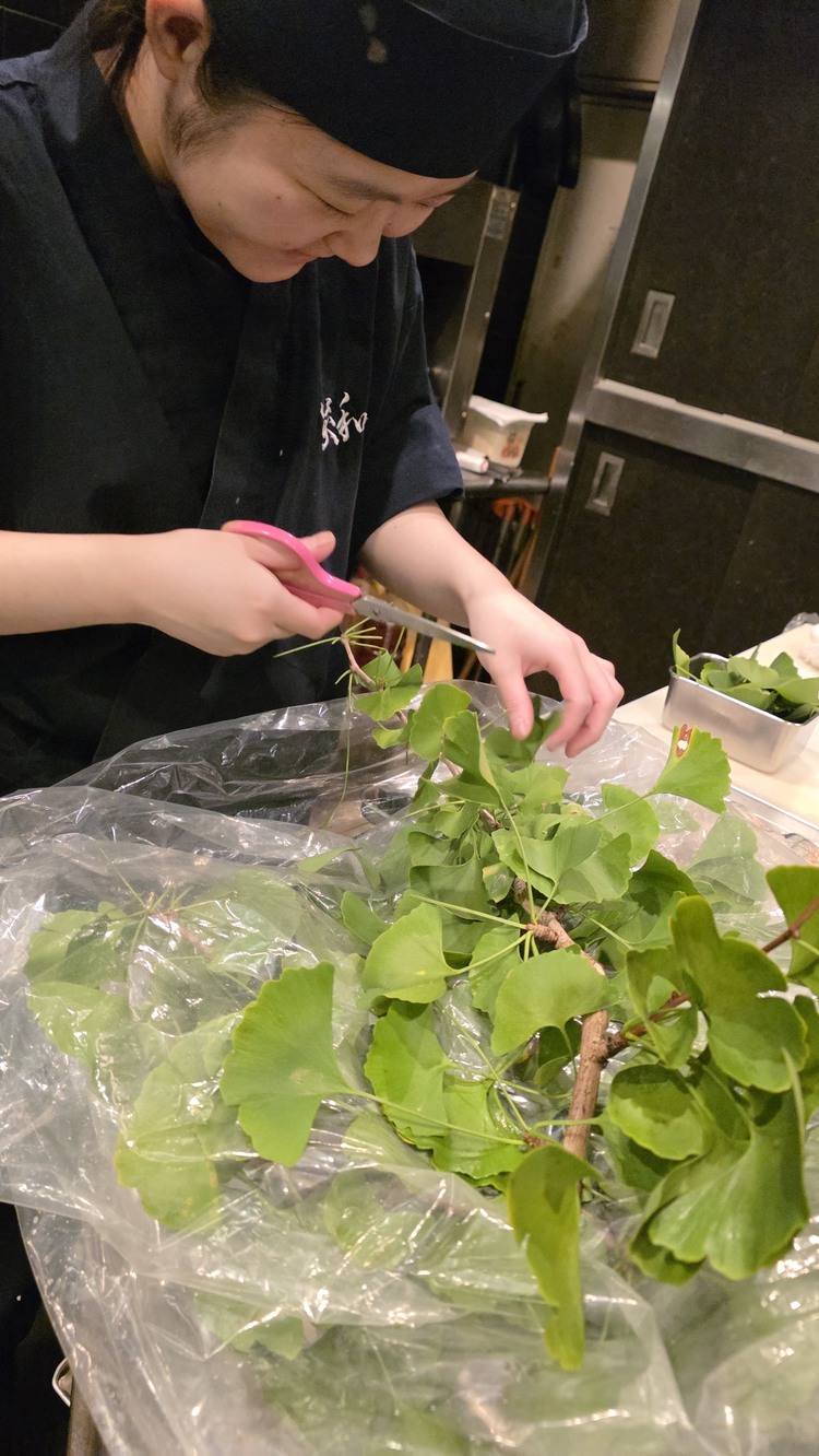 髪色自由で自分らしく働ける飲食店です♪