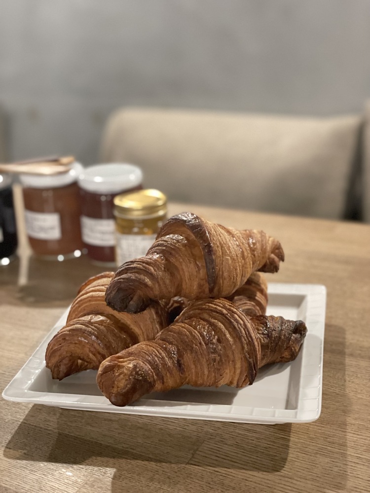 全粒粉で外はサクサク、中はしっとり