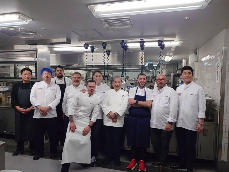 世界中から熱い料理人が！国際色豊かです。