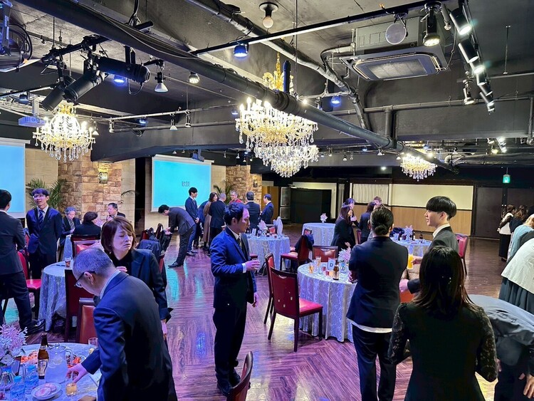 定期的に店外での交流で関係を深めています