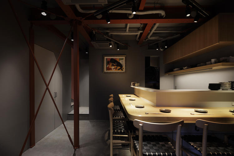 人気のカウンター6席