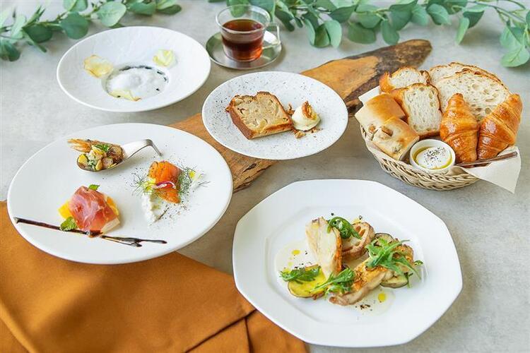 自家製パン、ベーグルやスイーツなども♪