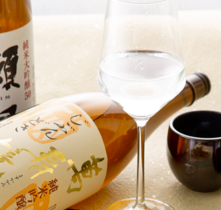 日本各地の厳選日本酒を取り揃えています