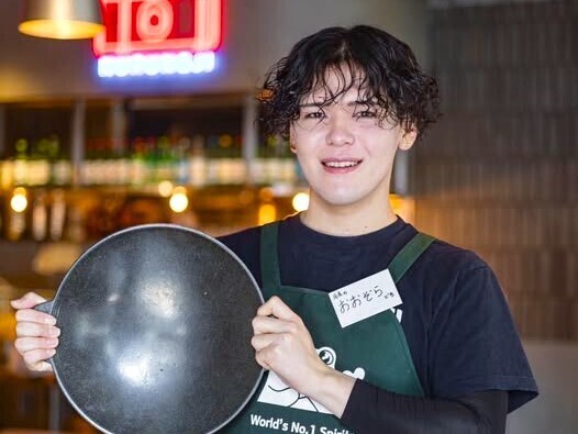 現在23歳。入社1年以内でヌルンジ店長に