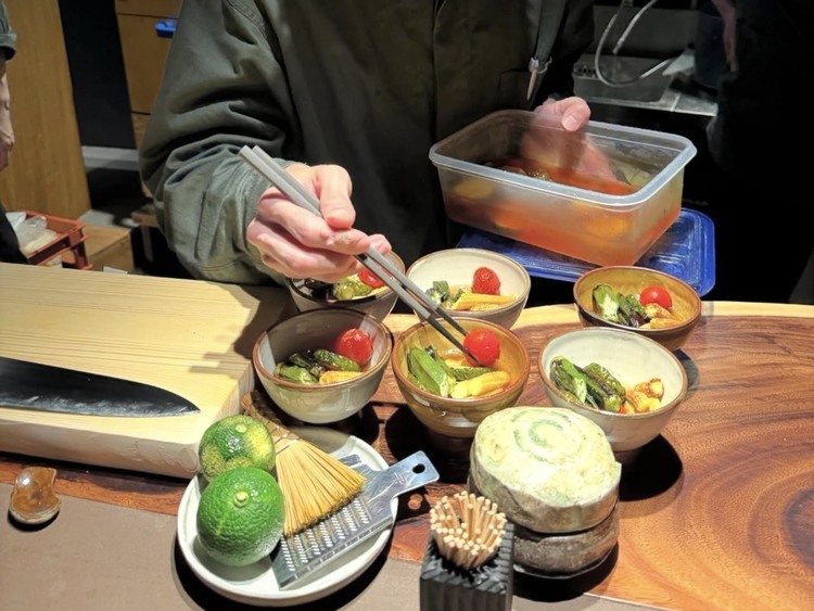 食材選びから盛り付けまで、細部にこだわる