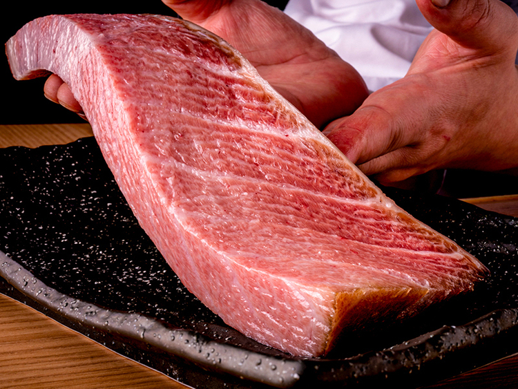 独自の熟成技術を駆使した熟成鮨を提供！