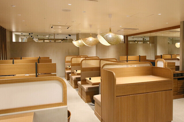 新宿ルミネ店の新しくキレイな店内