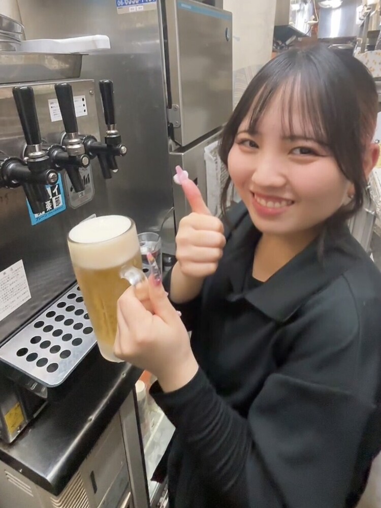 まずはドリンク作りから覚えていただきます