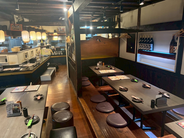 全席掘りごたつ。落ち着いた雰囲気のお店★