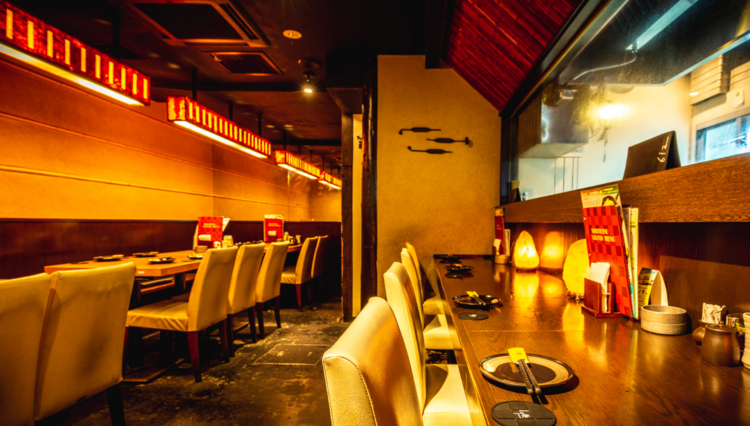 幅広いお客様で賑わう和風ダイニング