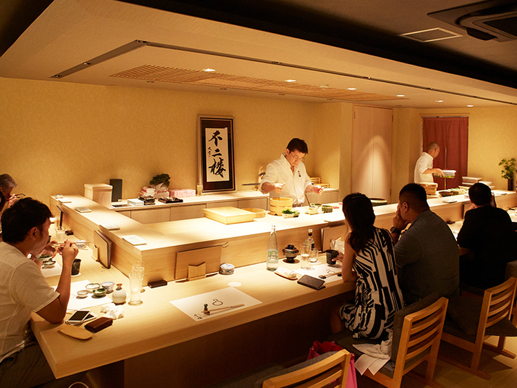 系列）本店と協力しながら営業しています