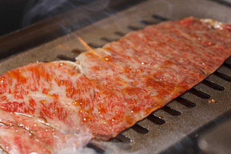 当店の看板メニューのサーロインの矢澤焼き