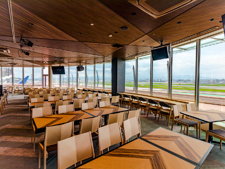 竹乃屋 福岡空港店 滑走路を眺めながら楽しめるメニュー豊富な居酒屋 の求人情報 求人 飲食店 Com