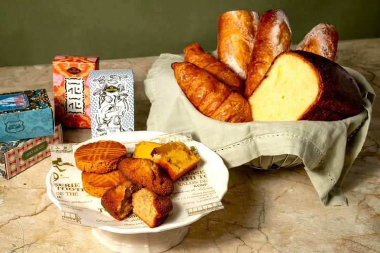 天然酵母パンやオリジナル紅茶も販売