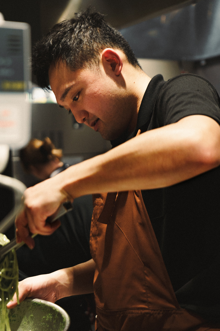 働きながら知識も身に付きます。