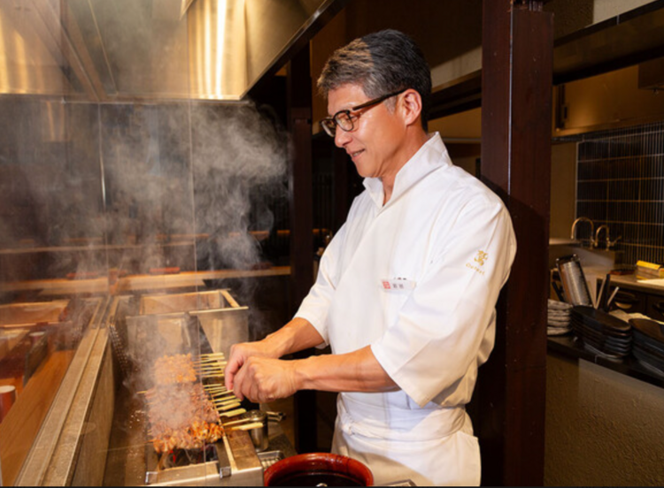 飲食経験33年の技術を間近で学ぶ