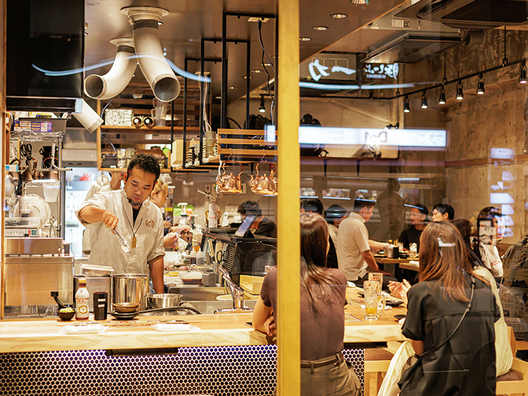 外食業界で、誰よりも社員を幸せにする会社