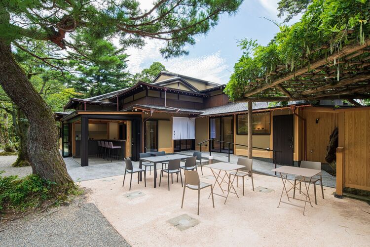 美しい庭園を眺めながらお仕事できます♪