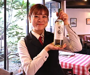 月1回のワイン・営業講習などもあり♪