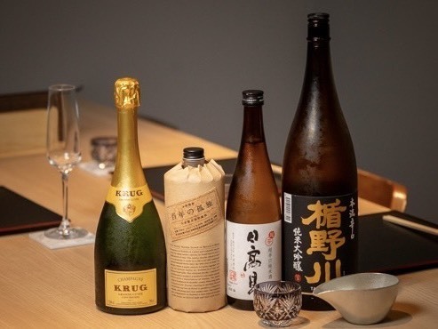 日本酒やワインなどの酒類にもこだわり。