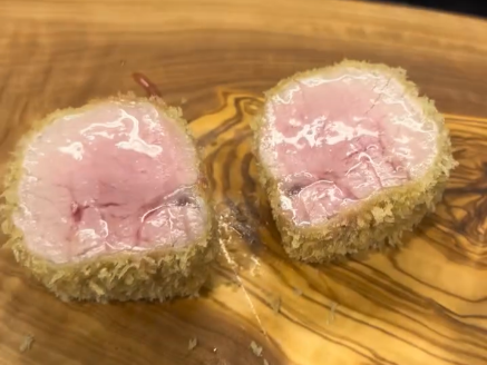 銘柄豚を操る、独自の熟成と綿密な仕込み