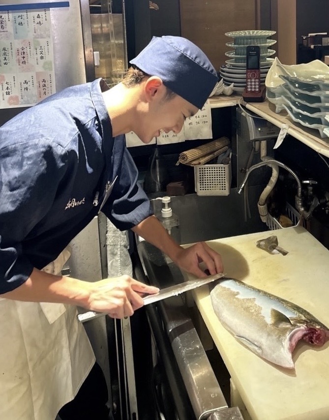 ※既存店のスタッフ画像です