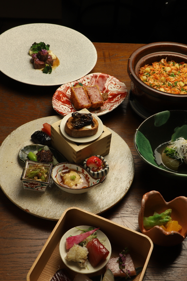 枠にとらわれない多彩で自由な料理
