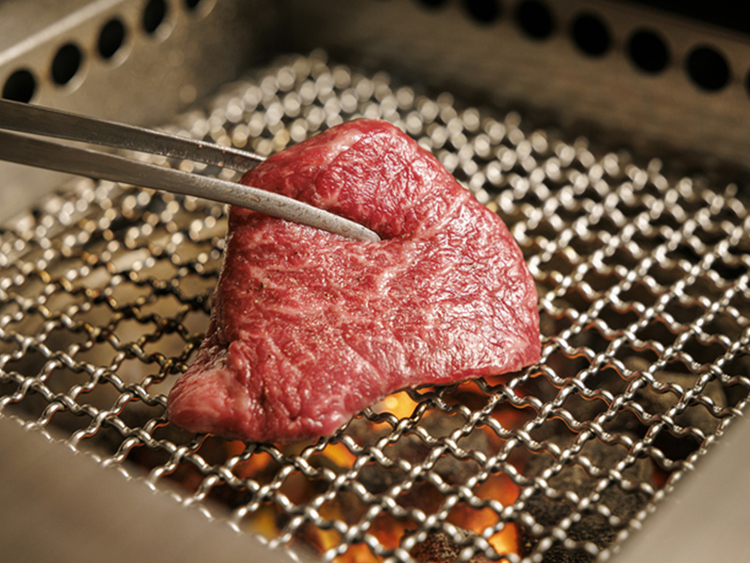 「作業」を「技術」へ。和牛を極める料理人