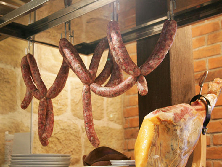 自家製ソーセージが大好評のブランドです！