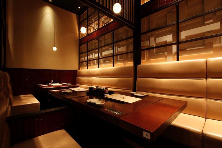 内装にもこだわり、落ち着いた店内です◎
