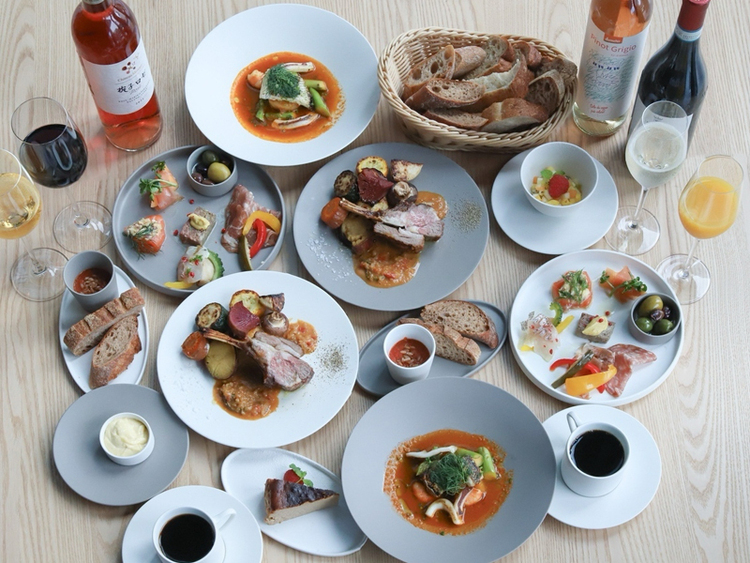 火入れに拘るために石窯/薪火の機器あり