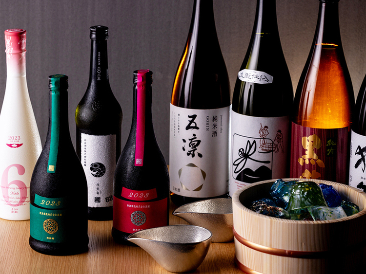 日本酒やワインも詳しくなれる職場です◎
