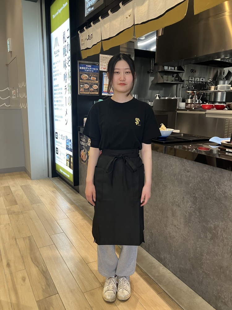 　　　　　　　制服はこちら（正面）