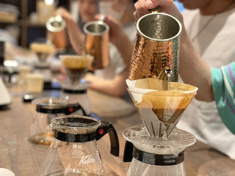 厳選豆使用、香り高い一杯でパンとの相性◎