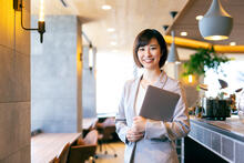 飲食店の本部職とは？ マーケティング・PR・DX推進の仕事内容と未経験からのキャリアパスを解説