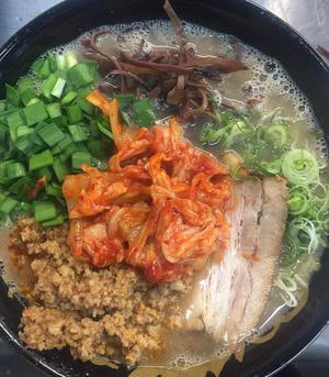 博多豚骨ラーメン　暁商店　日永店