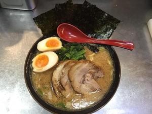 らーめん春樹　新宿御苑前店