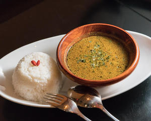 麻布十番 BAR 新海／薬膳カレー新海