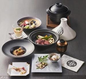 ＮＩＮＪＡ　ＳＨＩＮＪＵＫＵ