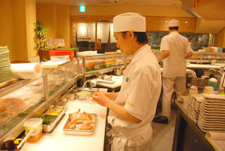 桃太郎すし駒沢店の画像