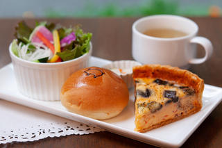 森のこぶたの画像