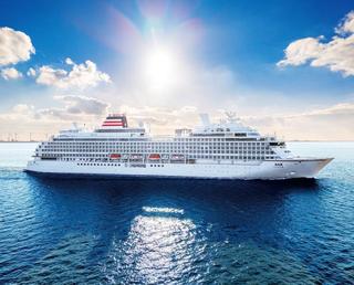 豪華クルーズ客船の画像