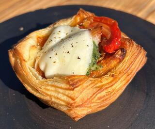 新規オープンのパン工場の画像