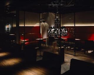 B bar Umedaの画像