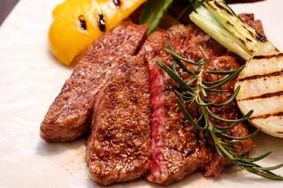 麹町BISTRO階段の途中の画像