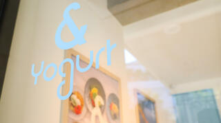 & Yogurtの画像